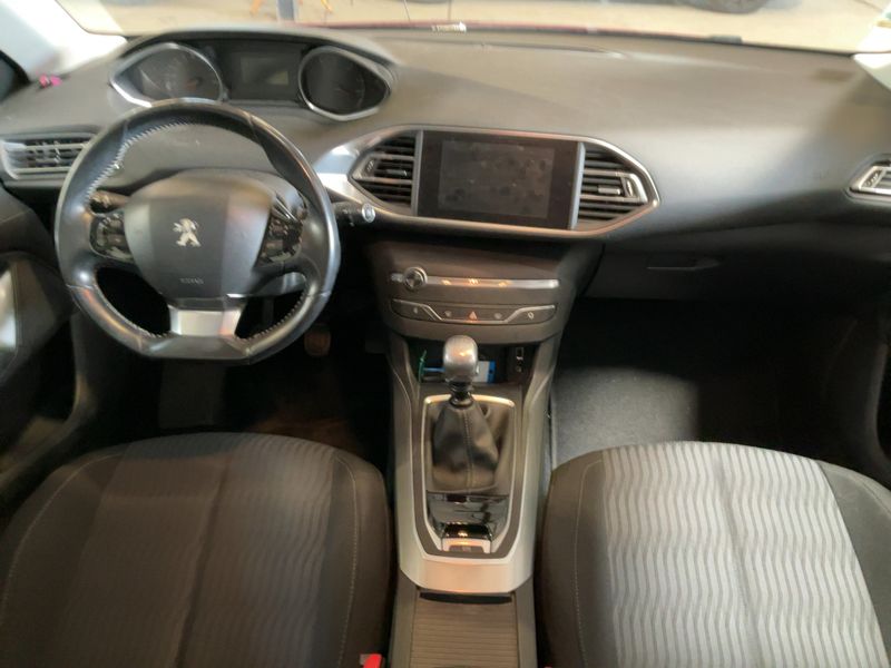 Peugeot 308 2.0 Blue-HDi Allure 2015 – снимка 17