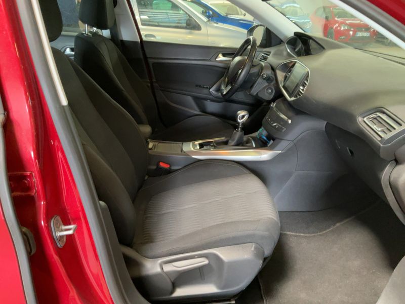 Peugeot 308 2.0 Blue-HDi Allure 2015 – снимка 16