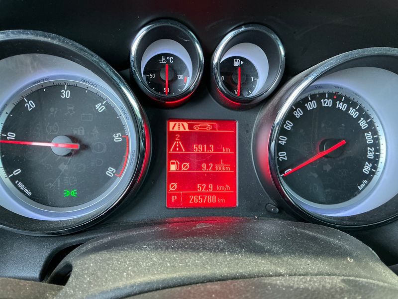 Opel Astra 2.0 CDTI Active 2013 – снимка 4