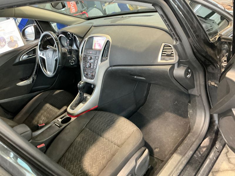 Opel Astra 2.0 CDTI Active 2013 – снимка 3