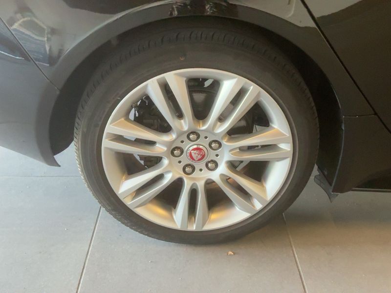Jaguar XE 20d R-Sport 2017 – снимка 9