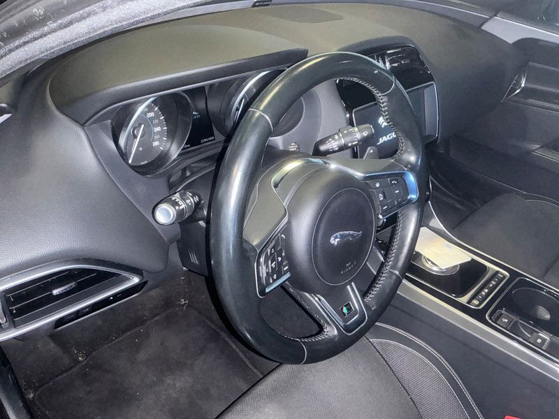 Jaguar XE 20d R-Sport 2017 – снимка 22