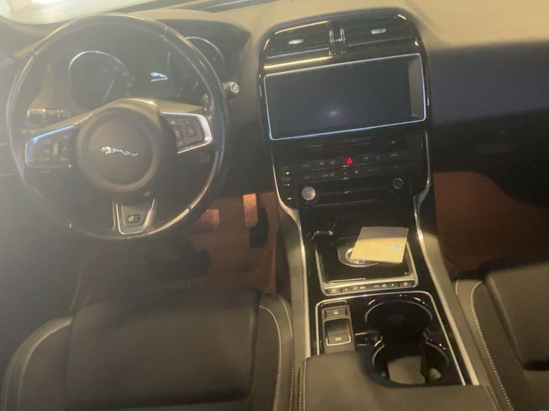 Jaguar XE 20d R-Sport 2017 – снимка 17