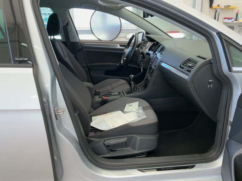 Volkswagen Golf VII 1.6 TDI Allstar BlueMotion Tech 2016 – снимка 16