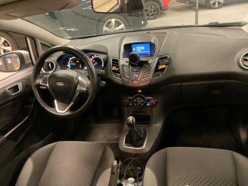 Ford Fiesta 1.5 TDCi SYNC Edition 2015 – снимка 17