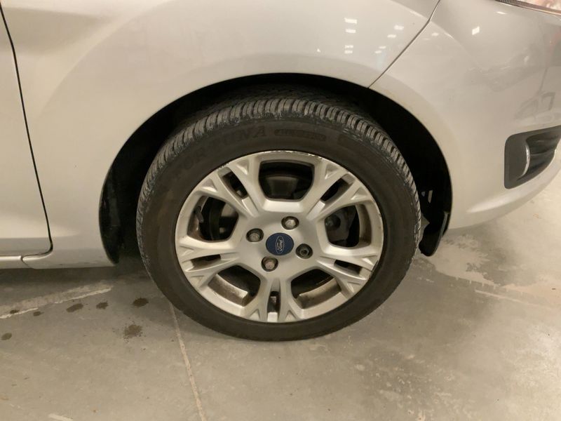 Ford Fiesta 1.5 TDCi SYNC Edition 2015 – снимка 11