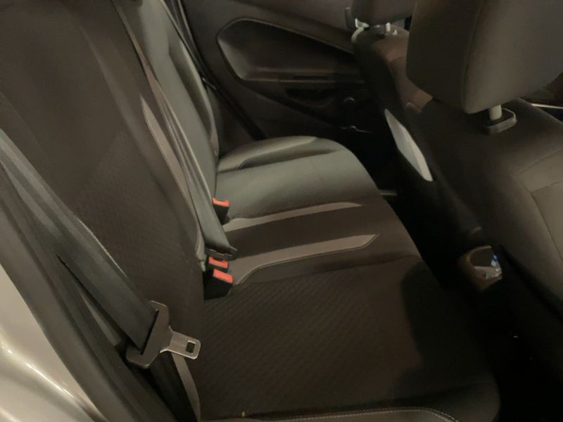 Ford Fiesta 1.5 TDCi SYNC Edition 2015 – снимка 19