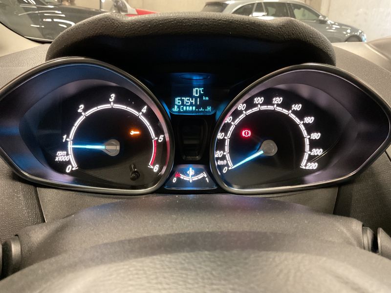 Ford Fiesta 1.5 TDCi SYNC Edition 2015 – снимка 18