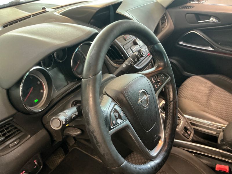 Opel Zafira Tourer 2.0 CDTI Innovation 2016 – снимка 27