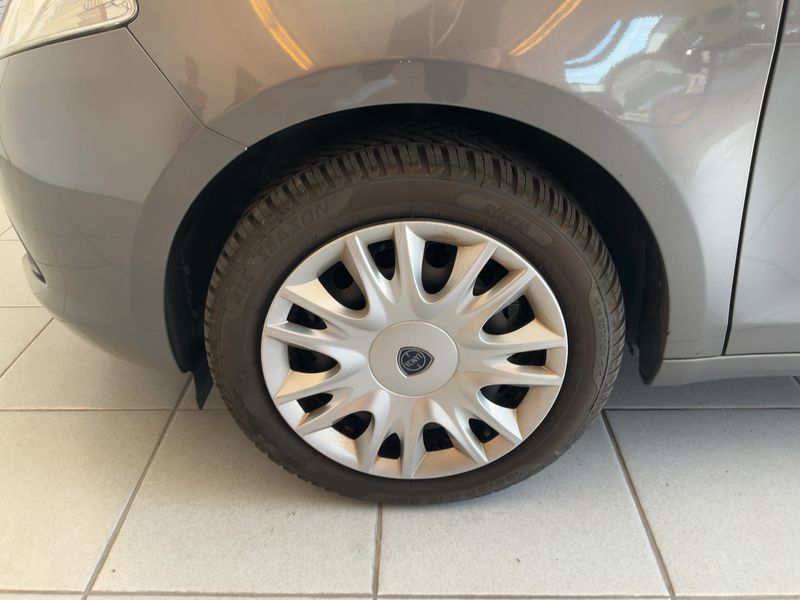 Lancia Ypsilon 1.2 Silver 2014 – снимка 3
