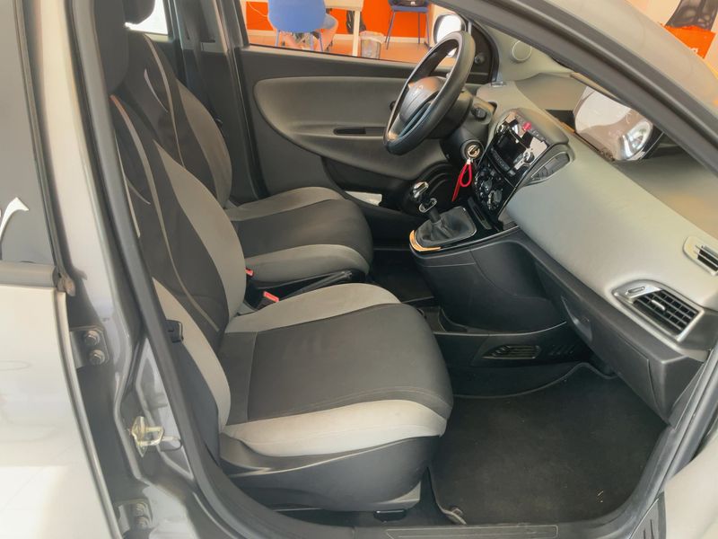 Lancia Ypsilon 1.2 Silver 2014 – снимка 16