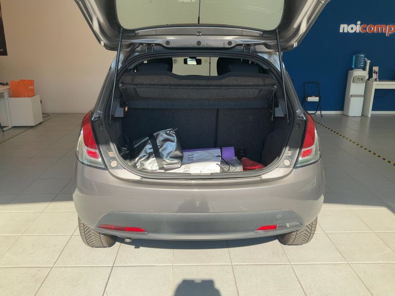 Lancia Ypsilon 1.2 Silver 2014 – снимка 15