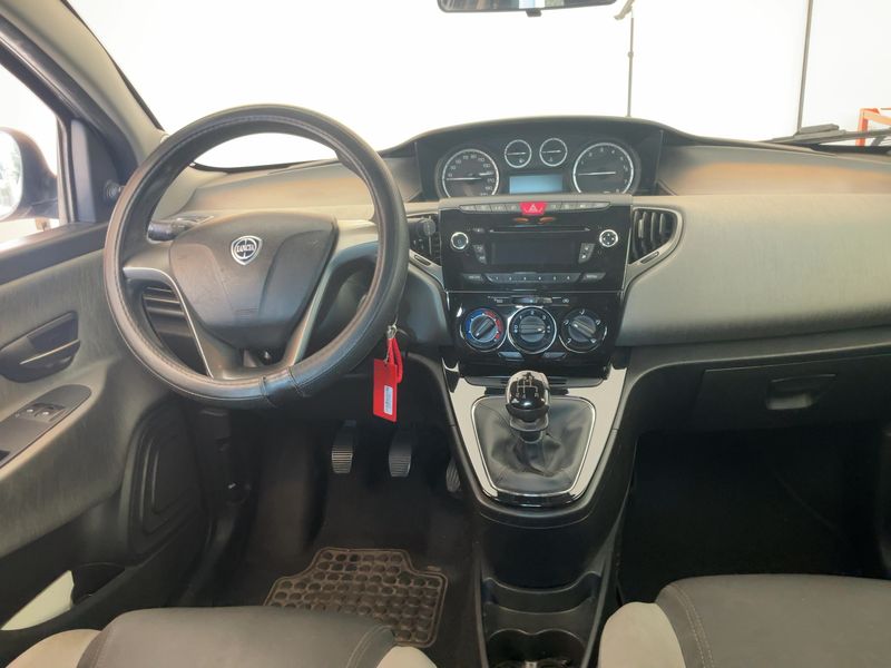 Lancia Ypsilon 1.2 Silver 2014 – снимка 17