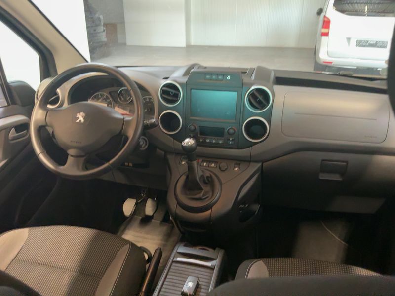 Peugeot Partner 1.2 PureTech Allure 2018 – снимка 18