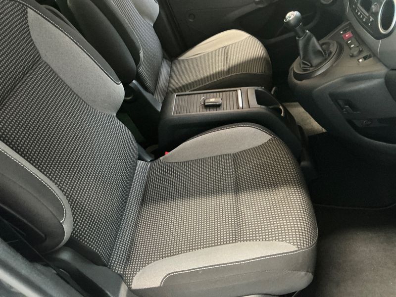 Peugeot Partner 1.2 PureTech Allure 2018 – снимка 25