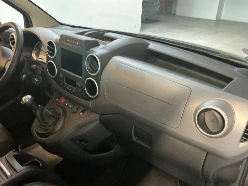 Peugeot Partner 1.2 PureTech Allure 2018 – снимка 24