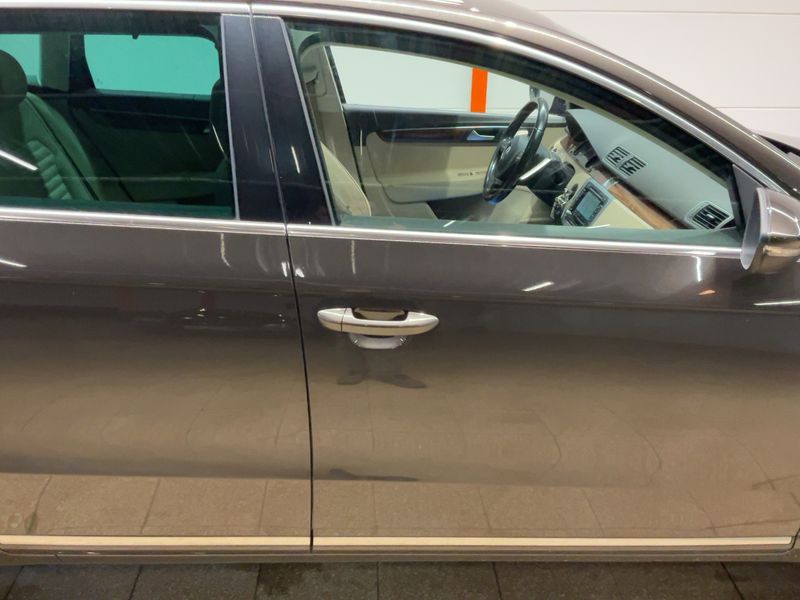 Volkswagen Passat 2.0 TDI Highline BlueMotion Tech 2013 – снимка 10