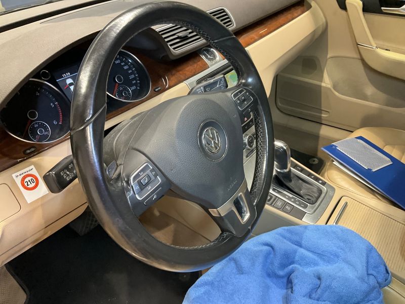 Volkswagen Passat 2.0 TDI Highline BlueMotion Tech 2013 – снимка 35