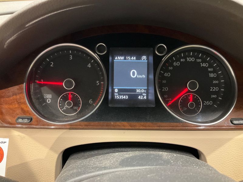 Volkswagen Passat 2.0 TDI Highline BlueMotion Tech 2013 – снимка 18