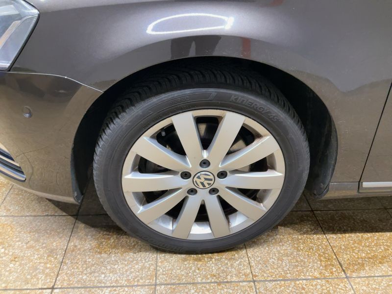 Volkswagen Passat 2.0 TDI Highline BlueMotion Tech 2013 – снимка 3