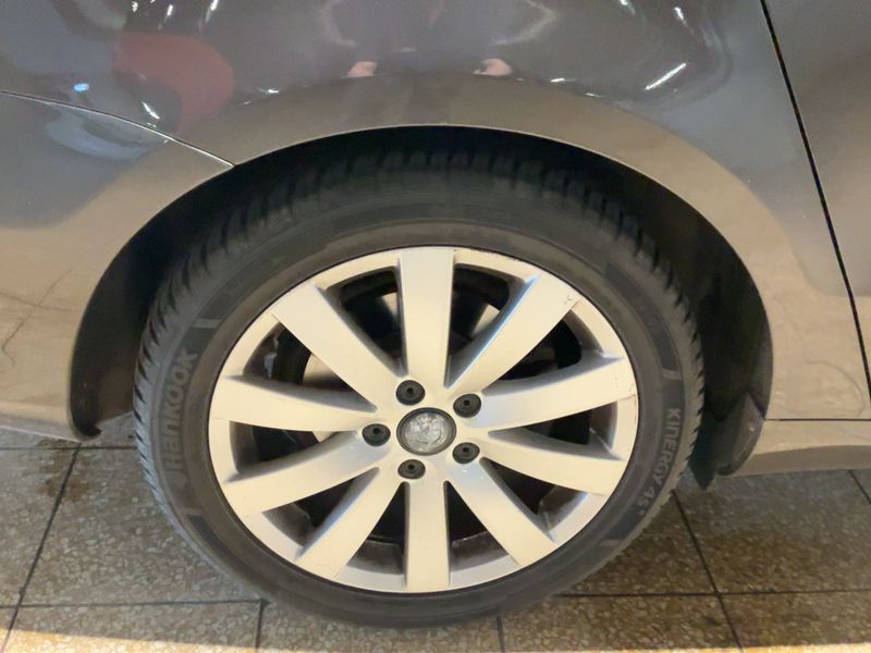 Volkswagen Passat 2.0 TDI Highline BlueMotion Tech 2013 – снимка 9