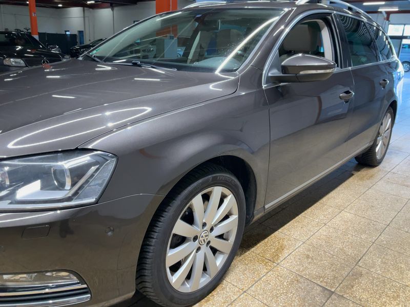 Volkswagen Passat 2.0 TDI Highline BlueMotion Tech 2013 – снимка 2
