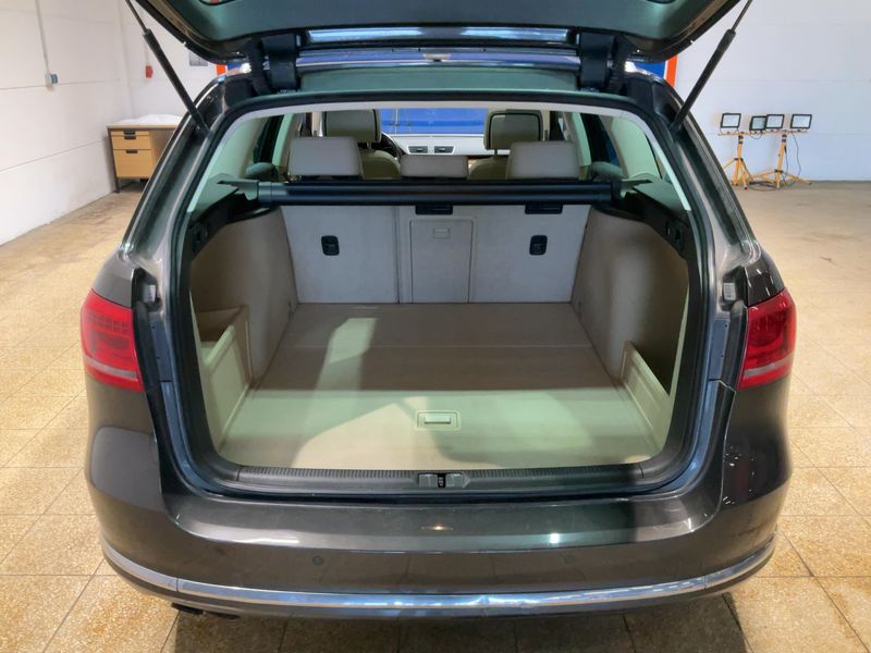 Volkswagen Passat 2.0 TDI Highline BlueMotion Tech 2013 – снимка 15