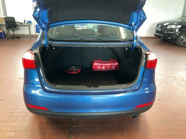 Kia Carens 2.0 GDI Spirit 2015 – снимка 15