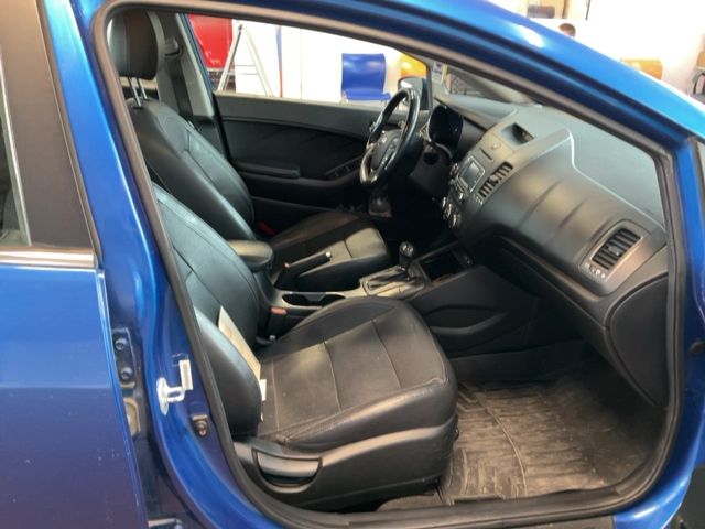 Kia Carens 2.0 GDI Spirit 2015 – снимка 16