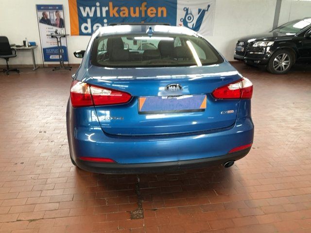 Kia Carens 2.0 GDI Spirit 2015 – снимка 7