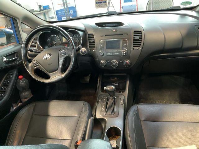 Kia Carens 2.0 GDI Spirit 2015 – снимка 17