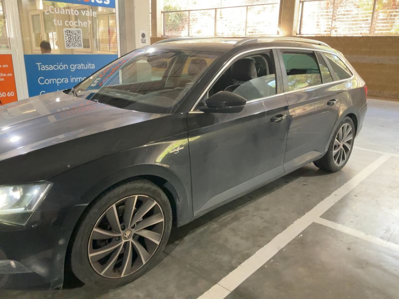 Skoda Superb 2.0 TDI Laurin & Klement 2018 – снимка 2