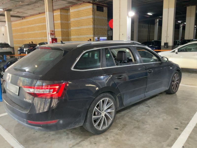 Skoda Superb 2.0 TDI Laurin & Klement 2018 – снимка 8