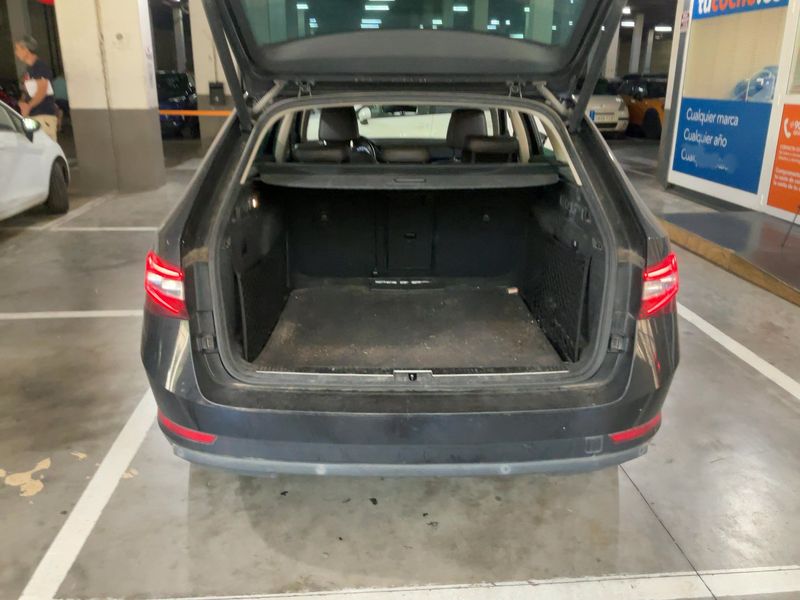 Skoda Superb 2.0 TDI Laurin & Klement 2018 – снимка 15