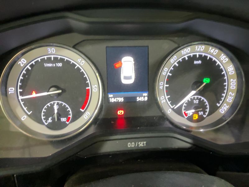 Skoda Superb 2.0 TDI Laurin & Klement 2018 – снимка 18