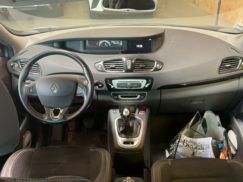 Renault Grand Scenic 1.6 dCi Energy Bose 2016 – снимка 17