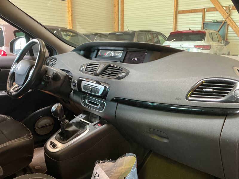 Renault Grand Scenic 1.6 dCi Energy Bose 2016 – снимка 24