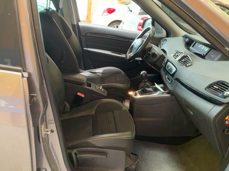 Renault Grand Scenic 1.6 dCi Energy Bose 2016 – снимка 16