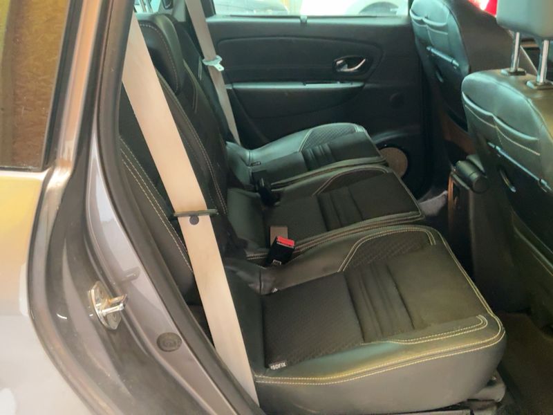 Renault Grand Scenic 1.6 dCi Energy Bose 2016 – снимка 19