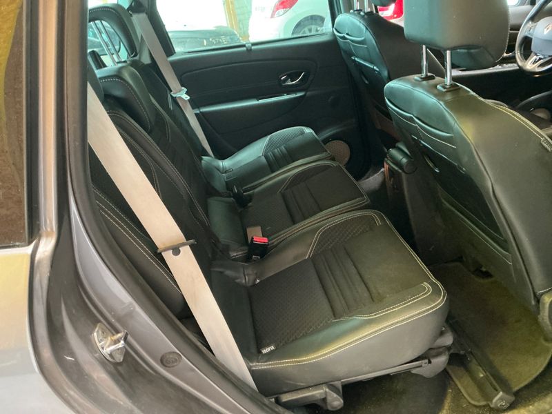 Renault Grand Scenic 1.6 dCi Energy Bose 2016 – снимка 25