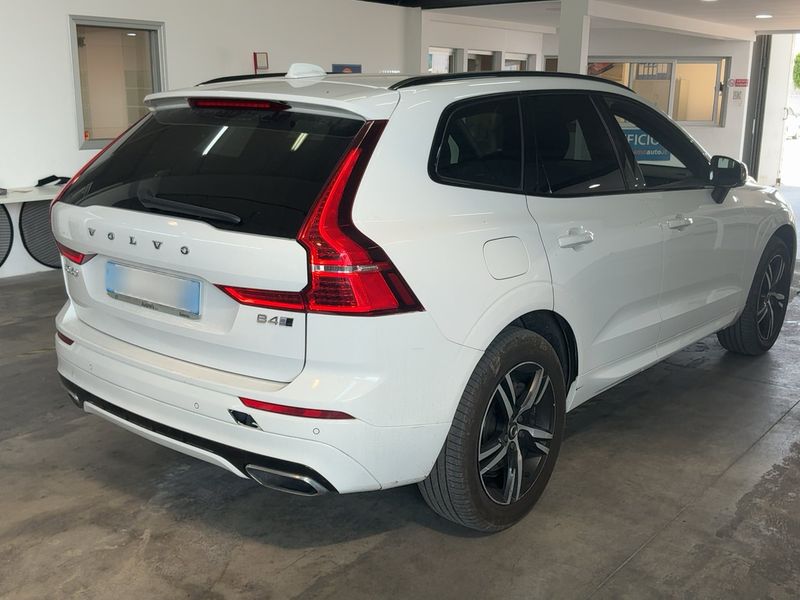 Volvo XC60 2.0 B4 Diesel Mild-Hybrid R Design AWD 2020 – снимка 8