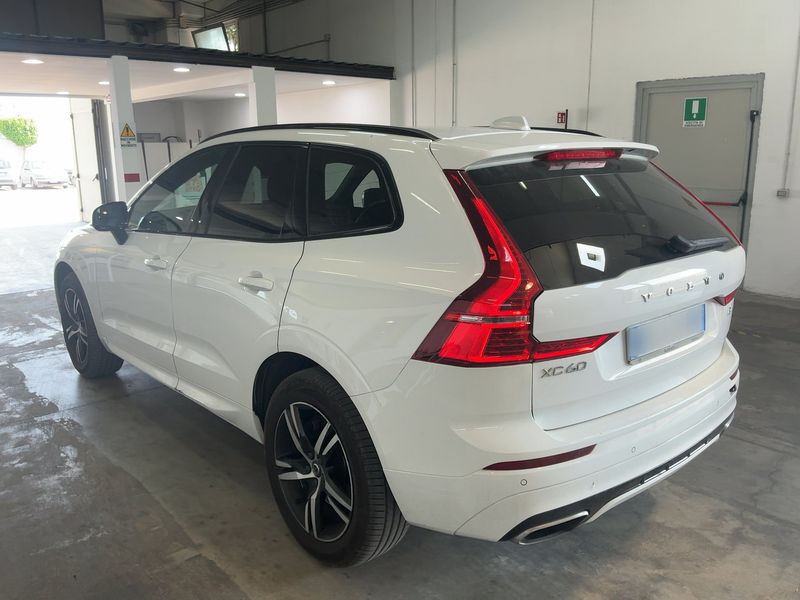 Volvo XC60 2.0 B4 Diesel Mild-Hybrid R Design AWD 2020 – снимка 6