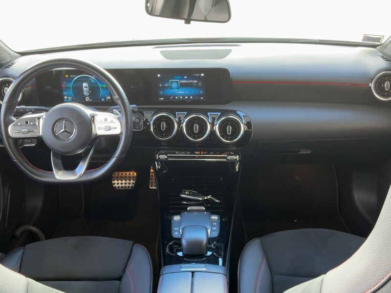 Mercedes-Benz A-Klasse A 180 d AMG Line 2023 – снимка 17