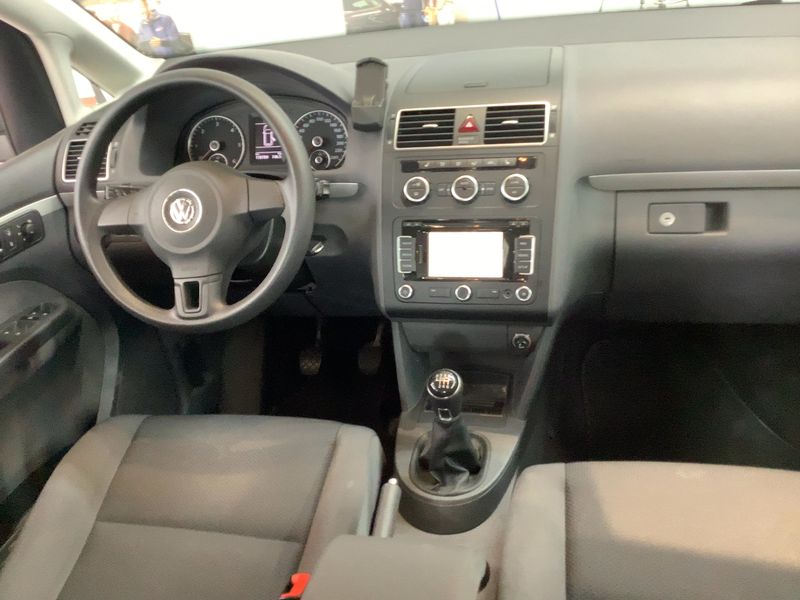 Volkswagen Touran 1.6 TDI Trendline BlueMotion Tech 2014 – снимка 18