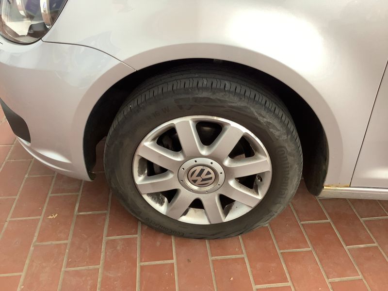 Volkswagen Touran 1.6 TDI Trendline BlueMotion Tech 2014 – снимка 3