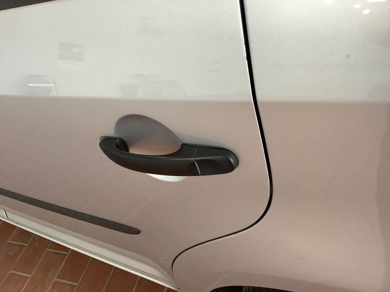 Volkswagen Touran 1.6 TDI Trendline BlueMotion Tech 2014 – снимка 28