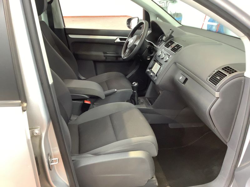 Volkswagen Touran 1.6 TDI Trendline BlueMotion Tech 2014 – снимка 17