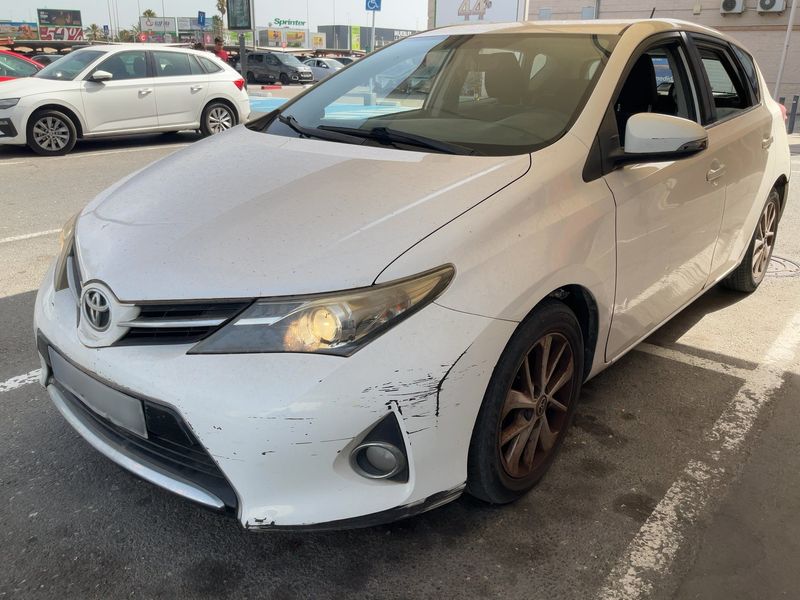 Toyota Auris 1.4 Turbodiesel Dynamic 2014 – снимка 1