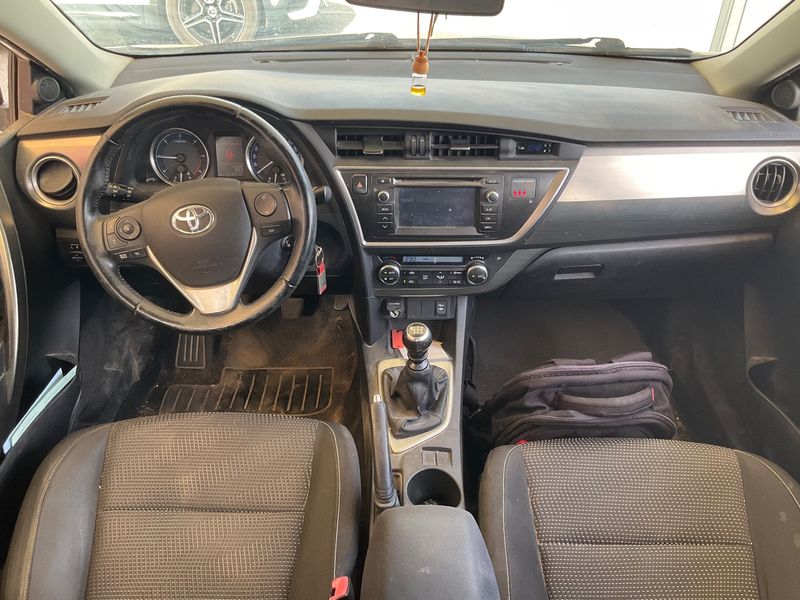 Toyota Auris 1.4 Turbodiesel Dynamic 2014 – снимка 17