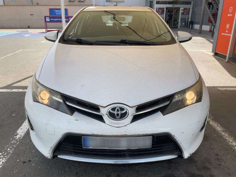 Toyota Auris 1.4 Turbodiesel Dynamic 2014 – снимка 14